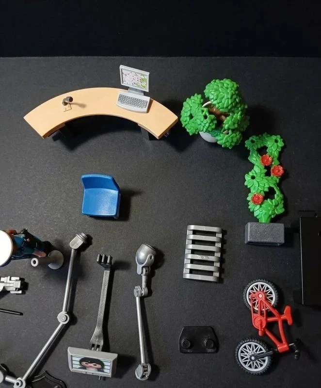 🚓 Police Station Playmobil Large (71395) + 40 Accessories and Figures – photo 3